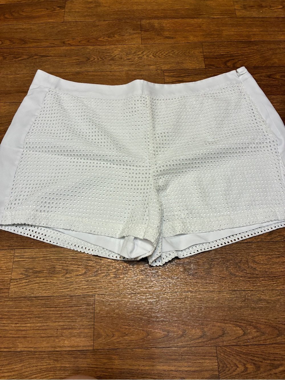 OTG Woman’s White Eyelet Shorts Size 18